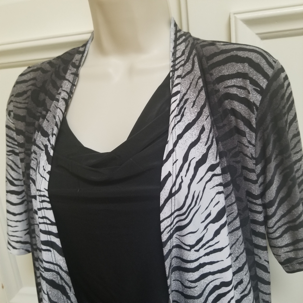 Isabella Rodriguez Zebra Blouse Size 1X - Picture 2 of 6